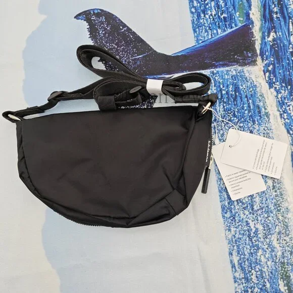 Lululemon silver All Night Festival Bag 2L black - Picture 2 of 4